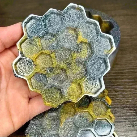 Hand Crafted Resin Coaster Set - Honeycomb Hive - Picture 4 of 6